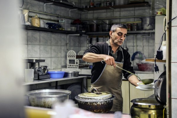 Revamp your uk kitchen: the ultimate step-by-step guide to designing a chic and functional breakfast bar